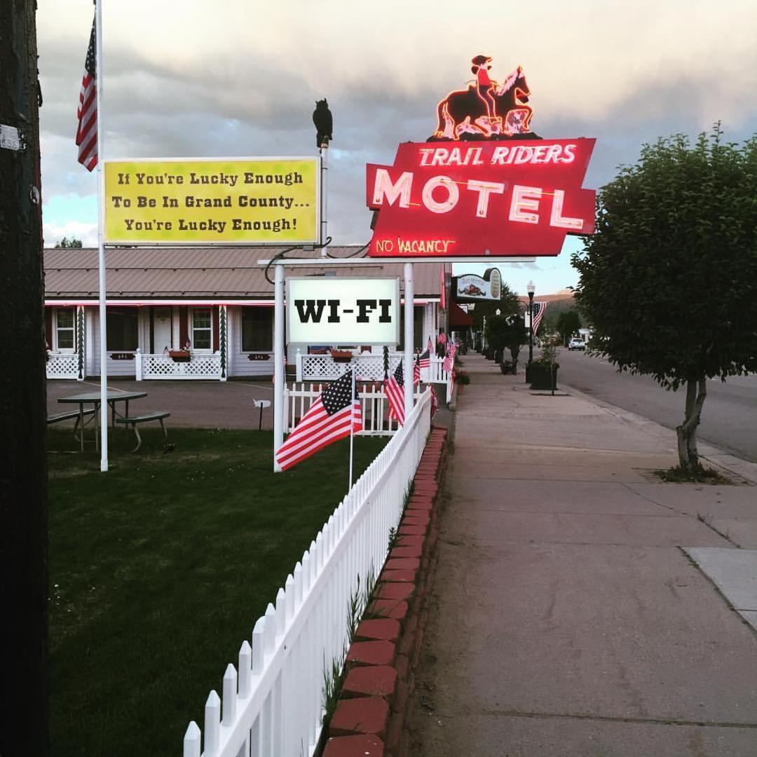 Trail Riders Motel Granby Esterno foto